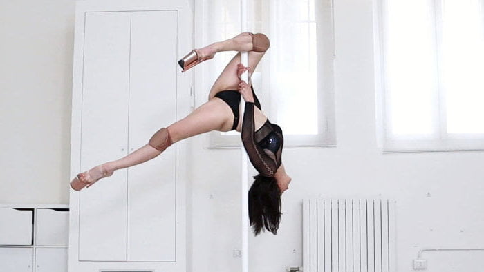 Sequenza upside down floor exotic studio pole dance tutorial melitaea 1